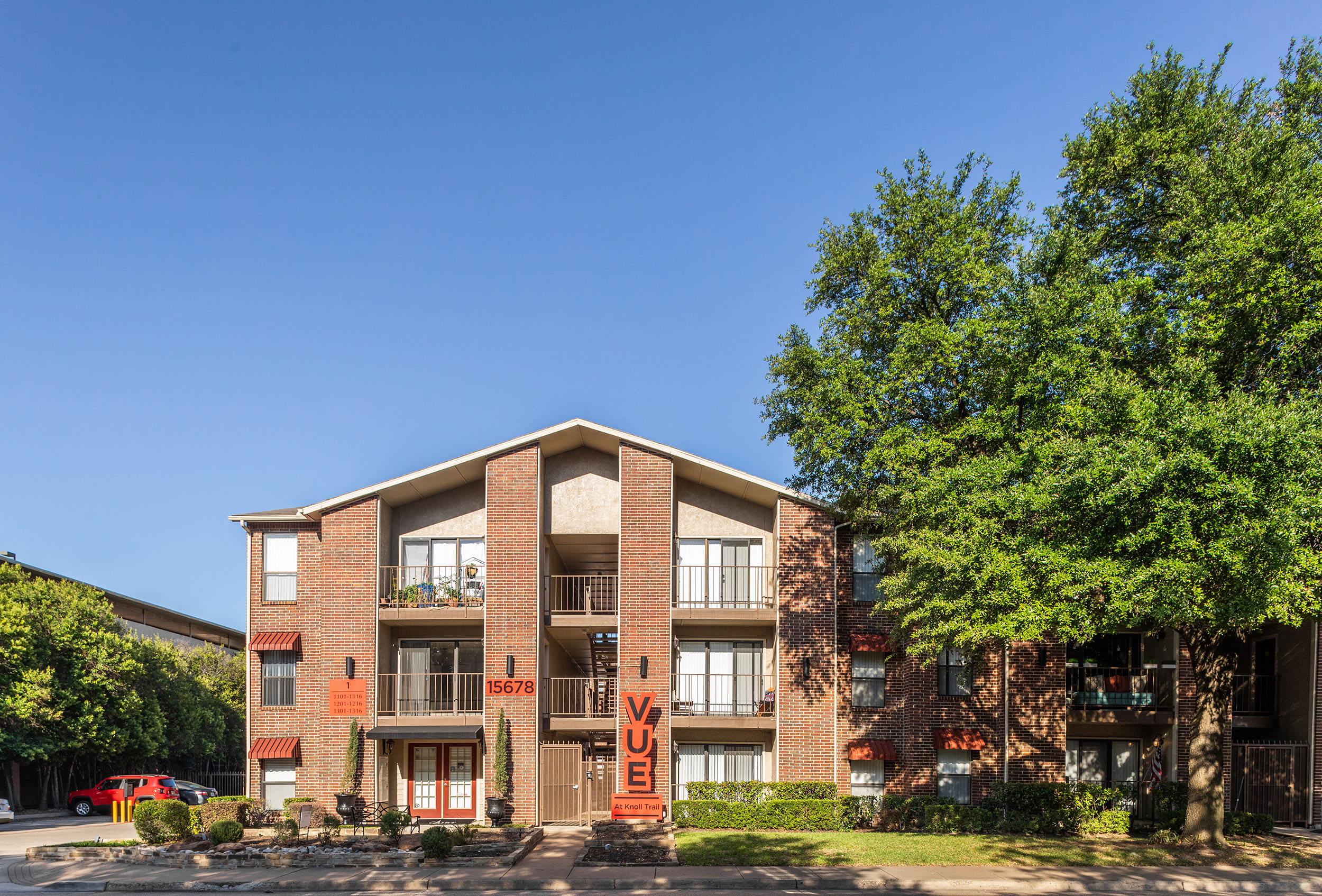 Vue at Knoll Trail Apartment Homes IRT Living